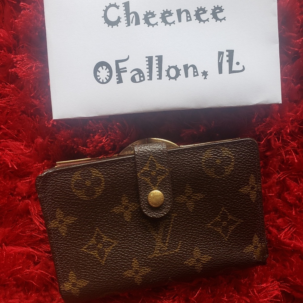 LV Kisslock Wallet Monogram
